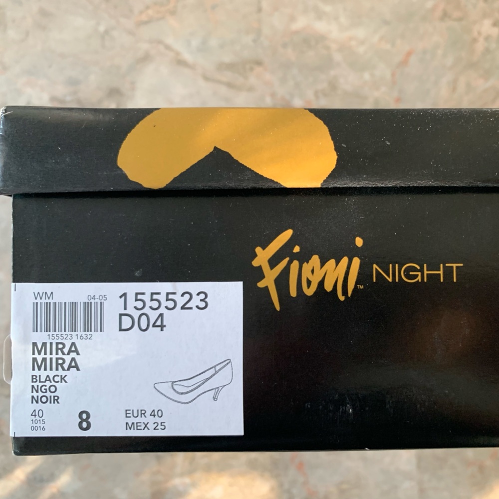 Classy Black Sparkling Pointed Toe Heels. - image 6